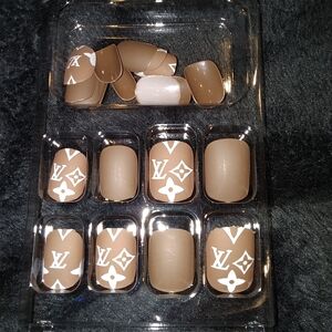 Brown White Logo Print Luxury Press On Nails Designs Short Square Salon Quality